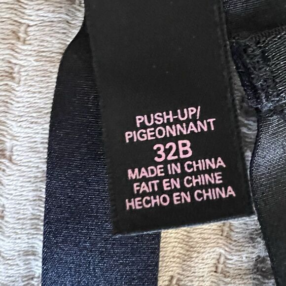 Victoria’s Secret VERY SEXY Lace Swarovski Crystal Bra Size 32B Push Up Beige - Picture 7 of 12